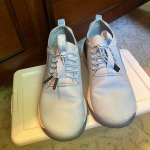 Clove sneakers